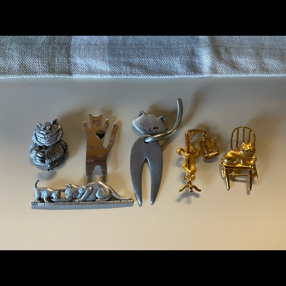 Vintage cat collection of pins/brooches